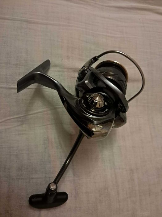 Kołowrotek daiwa luvias 2500H