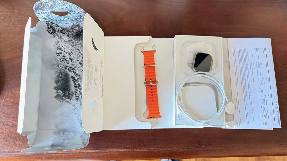 Apple Watch Ultra (1ª Geração), 49mm - Titânio