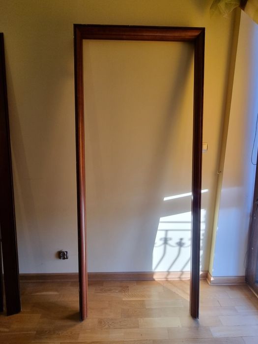 Drzwi wewnętrzne drewniane