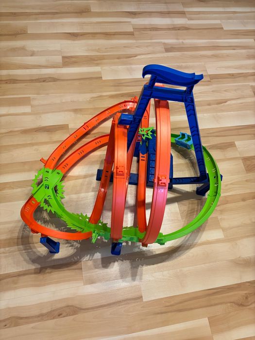 Tor hot wheels epicka pętla