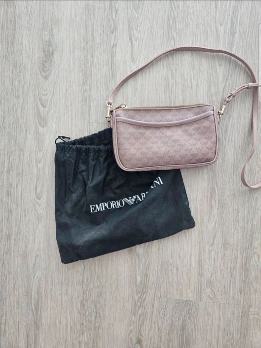 Mala pequena da Emporio Armani
