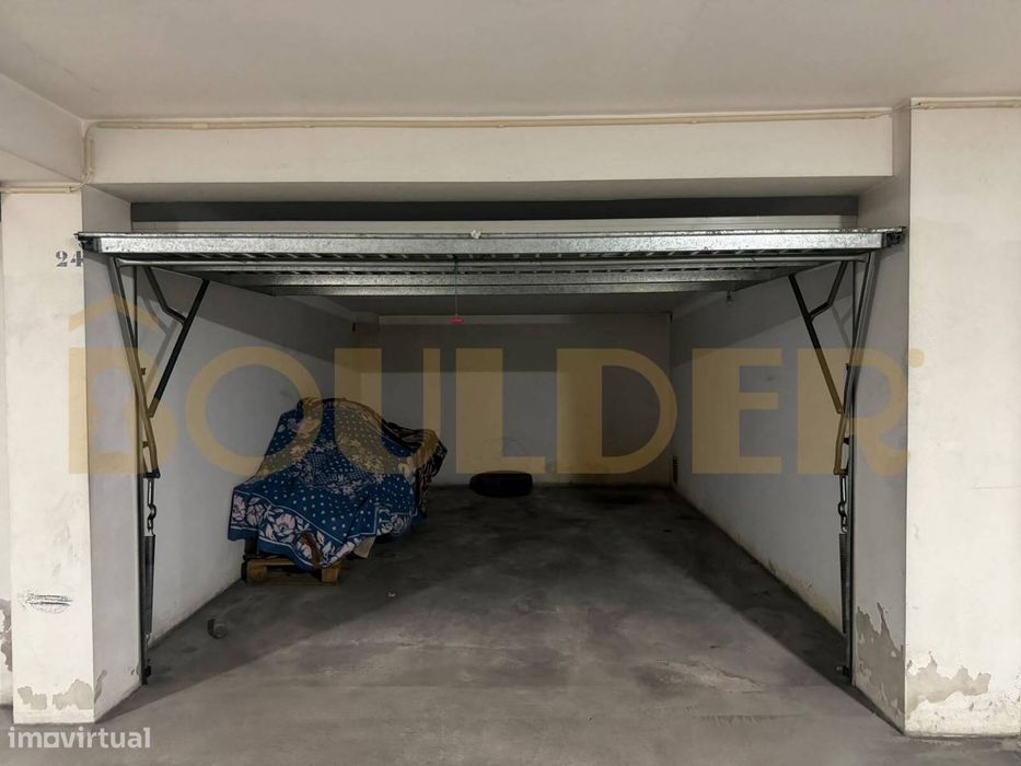 Garagem em Póvoa de Lanhoso