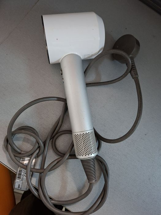 Dyson фен в гарному стані