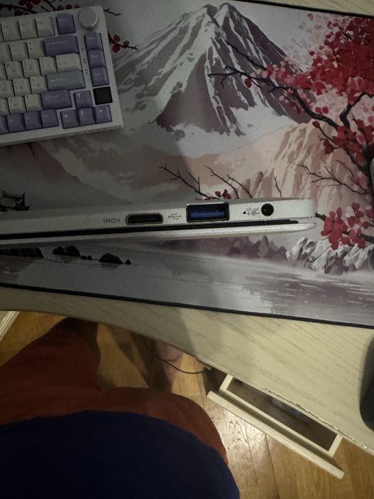 Продам ноутбук Umax VisionBook 13wa pro