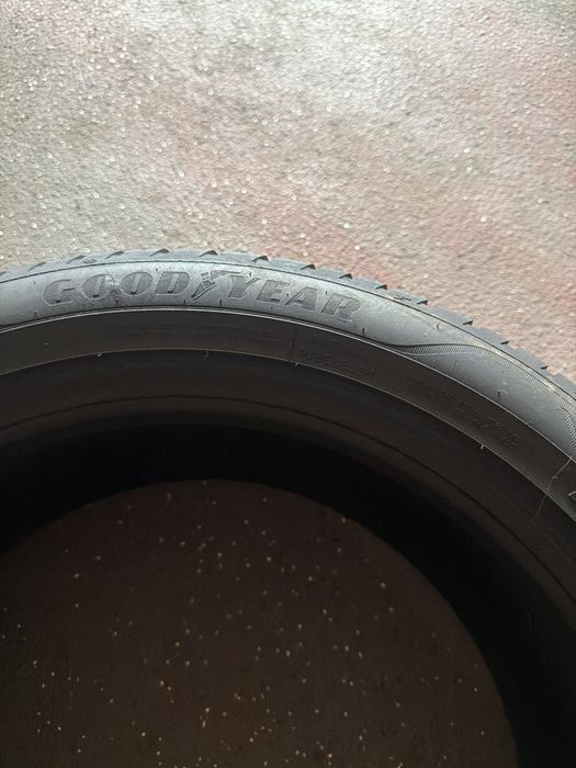 1x 215/50R17 95W GOODYEAR VECTOR 4SEASONS GEN-3 wielosezon 2025 3PMSF