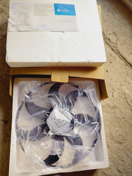 Вентилятор охлаждения VW Jetta 6 LUZAR LFc 18K2 БЕЗ РЕЛЕ