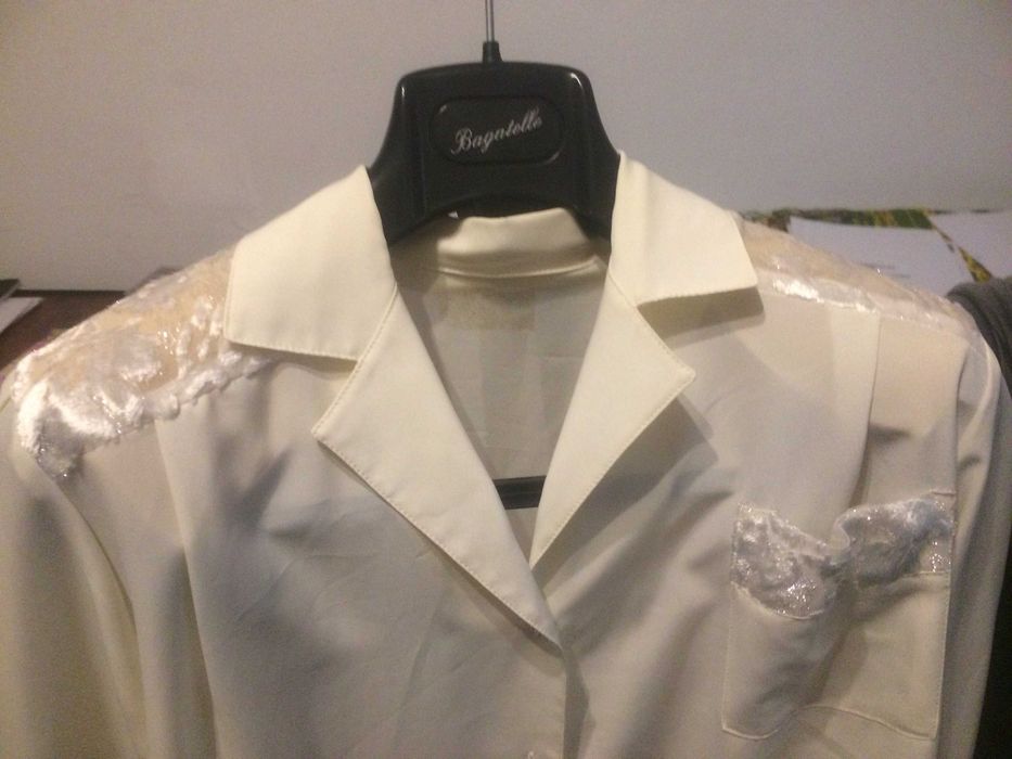 Camiseiro de mulher.