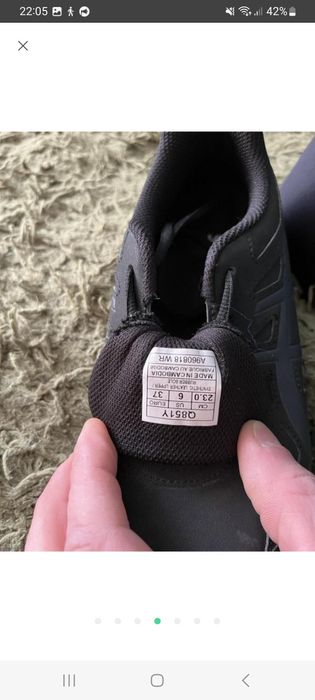 Кросівки бренду ASICS