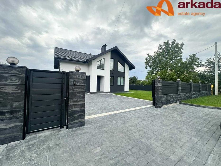 Продам готовий будинок з ремонтом в Крихівцях. До центру 7 хвилин.