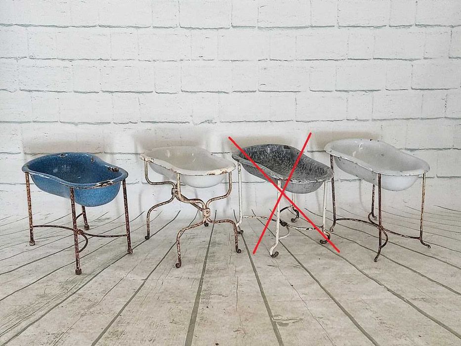 Bidé ferro esmaltado português com estrutura em ferro forjado