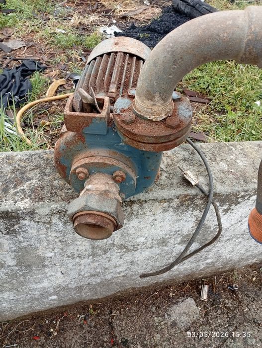 Bomba de água em bom estado