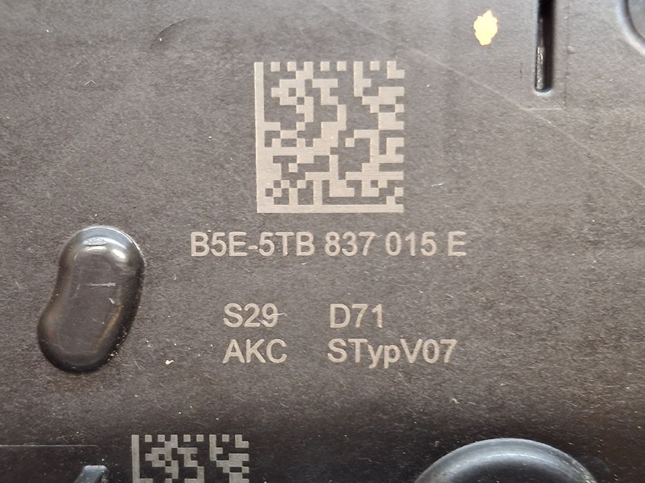 Fechadura / fecho porta frente esquerdo VOLKSWAGEN Caddy V Kombi (SBB,