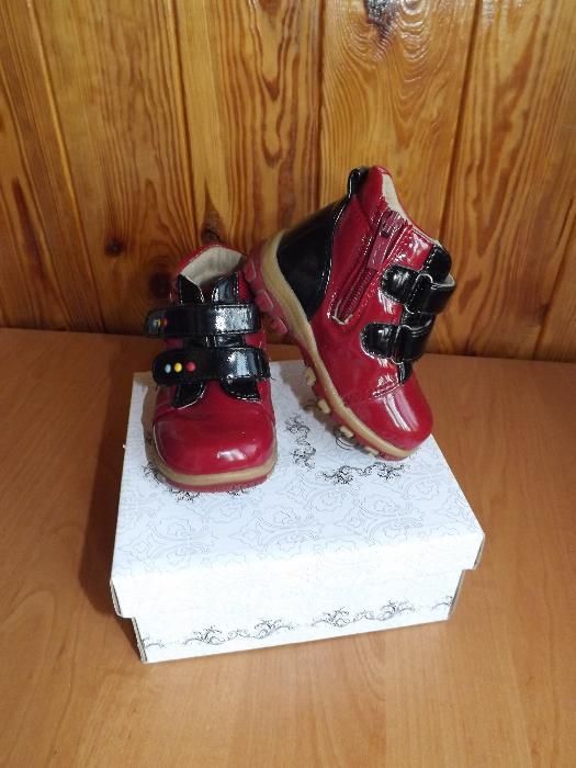 Ботинки демисезонные 22 р.