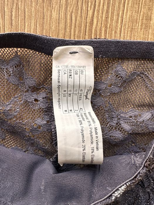 Triumph biustonosz 75E majtki 40 komplet