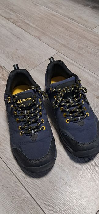 Buty trekingowe chłopięce r.39 MARTES