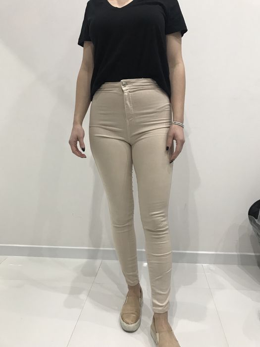 Spodnie bershka.            .