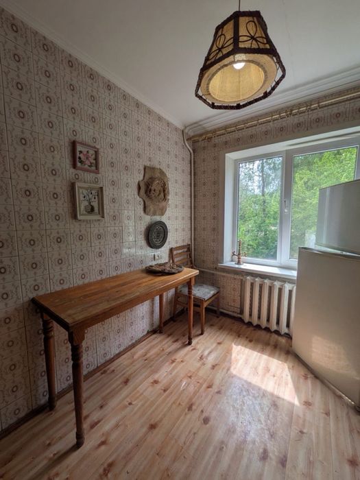Продам 2-кімнатну квартиру на вул. Мініна, 11. Центр