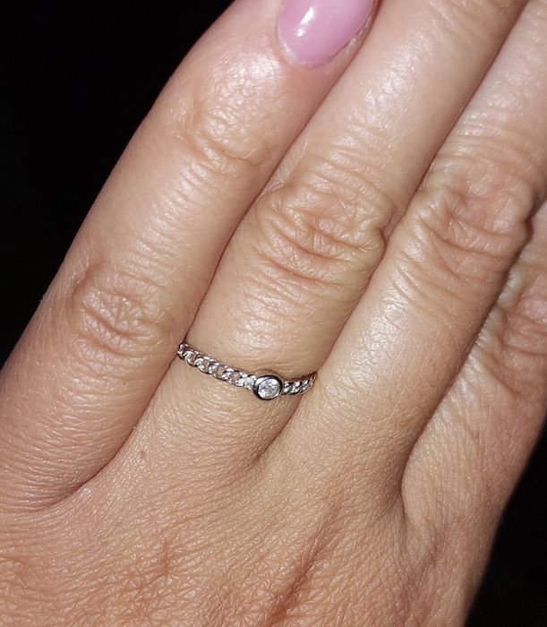 Срібна каблучка з камінцем