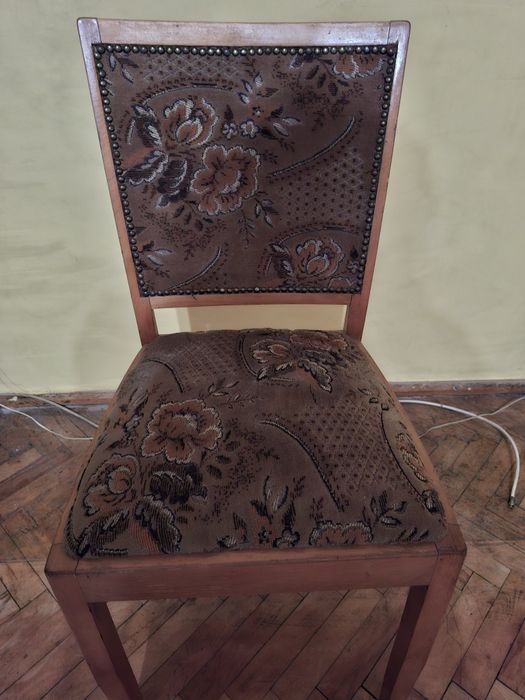 Krzesła tapicerowane  z pokrowcami dodatkowo cena za 6 szt = 60 zł