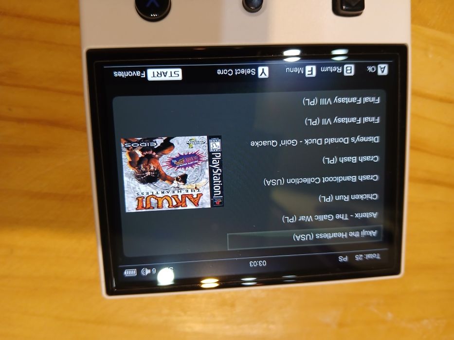 Anbernic Rg35xx Plus i dwie karty pamięci micro SD 64GB + 32GB