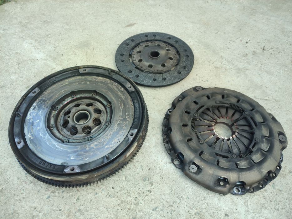 Продам комплект сцепления на SsangYong rexton 2.7 дизель
