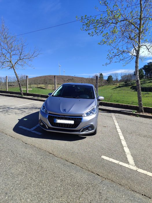 Peugeot 208 1.2 PureTech Signature