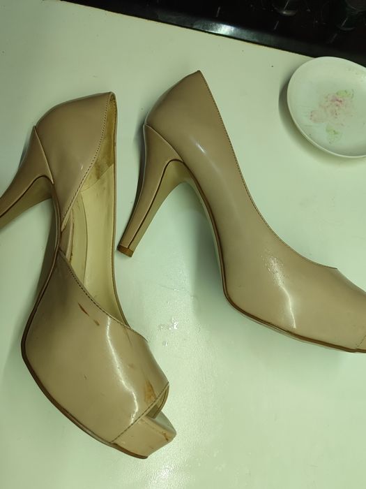 Продам туфли на каблуке