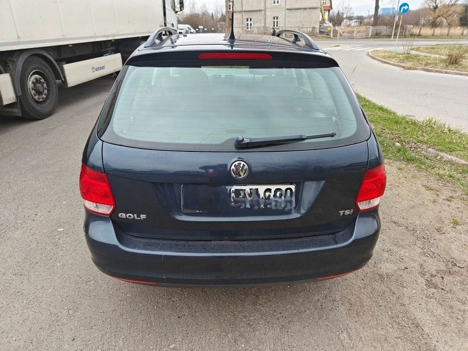 Volkswagen Golf Kombi 2009 року з пробігом 236 000 км.