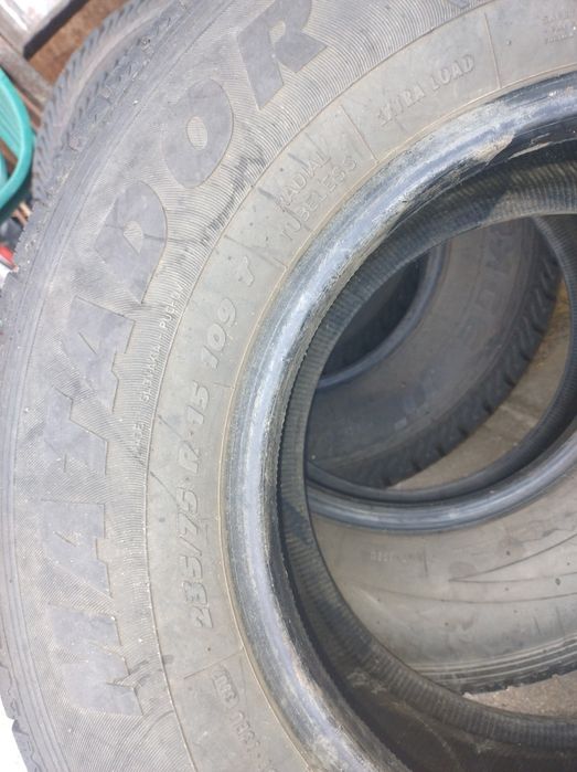 Sprzedam opony 235/75 R15