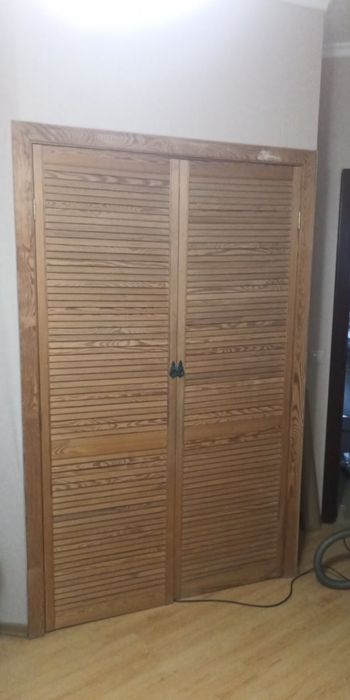 Двері з натурального дерева