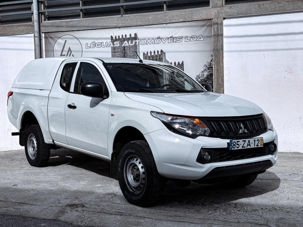 Mitsubishi L200 2.4 DI-D Club Invite 4WD