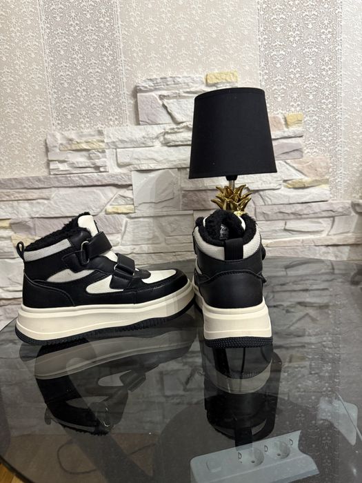 Ботинки зимние,сапожки,кеды 35 р 22,5 см