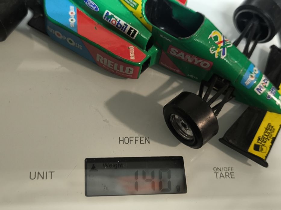 Carro de Corrida SANYO
Miniatura de carro de corrida com detalhes de p