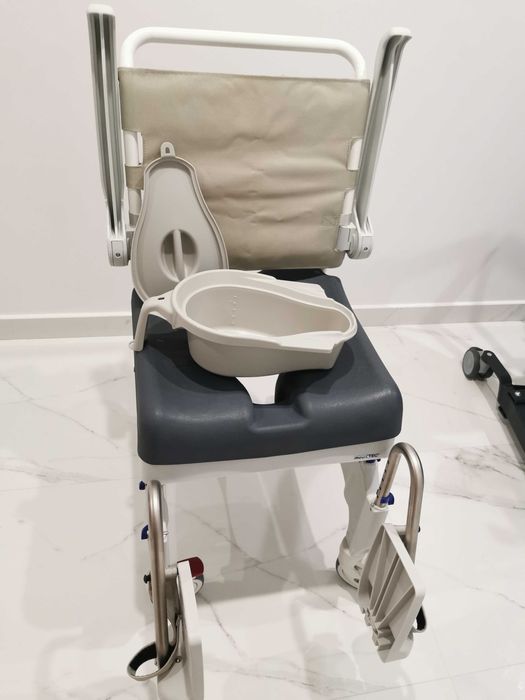 Cadeira de Banho/Sanitária Aquatec Ocean Ergo + Almofada Suave + Balde (Fatura Jan 2026)