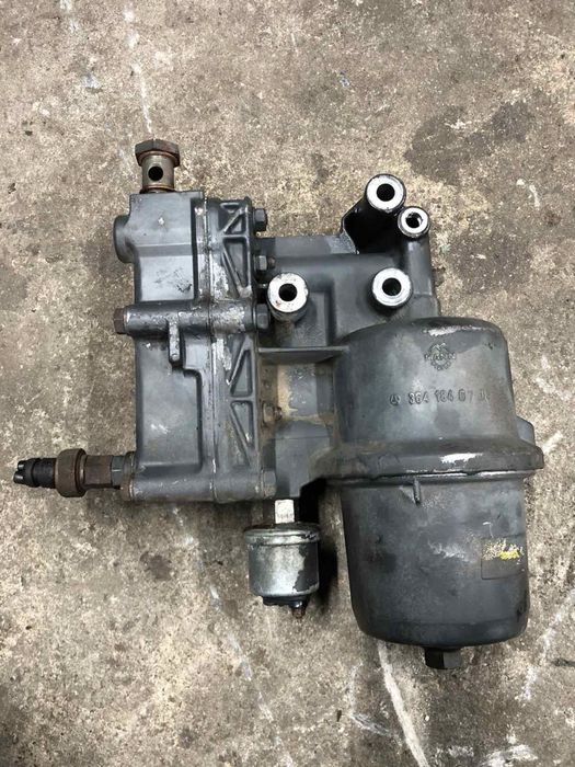 Корпус масляного фільтра Mercedes 611, 711, 811, 814 OM364A/LA