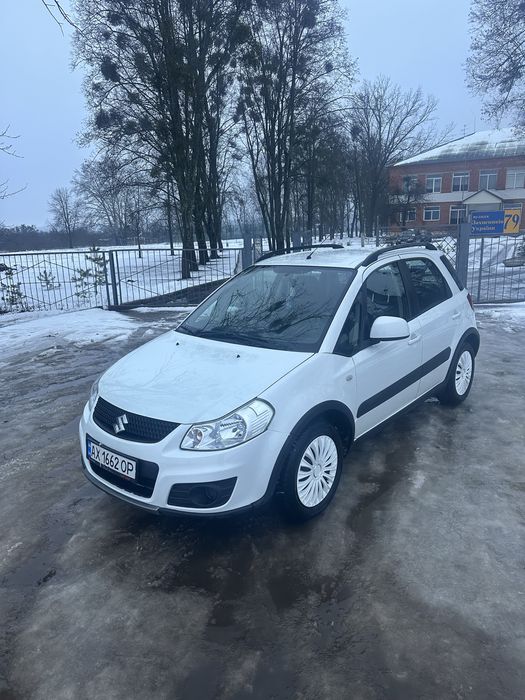 Продам  Suzuki SX4 2014