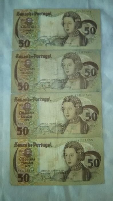 Lote de 31 Notas de Escudo da República Portuguesa
