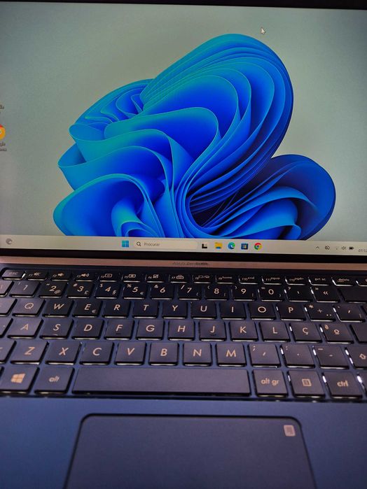 Asus slim UX330F processador i5-8266U, a funcionar sem anomalia