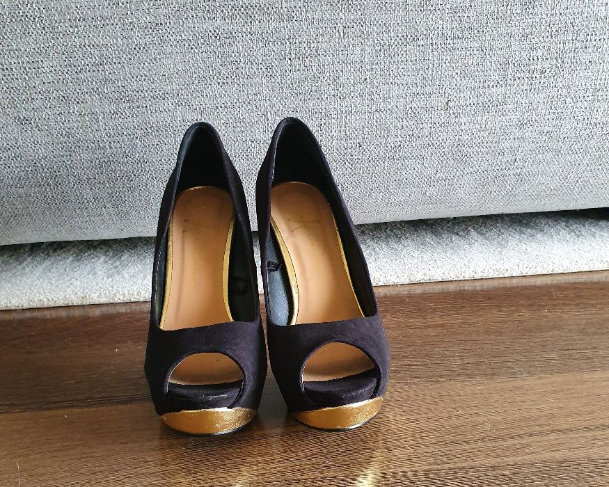 Sapatos peep-toe camurça preta 37 como novos