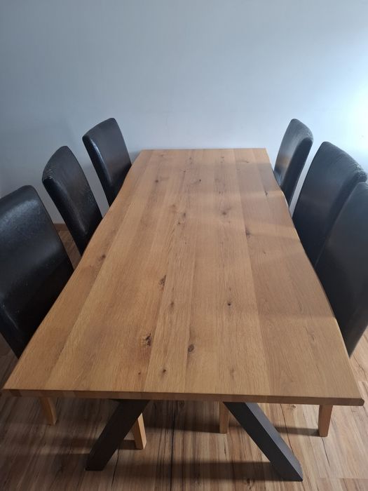 Mesa de madeira maciça extensível