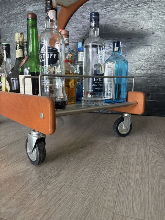 Carrinho de Bar em Madeira e Vidro