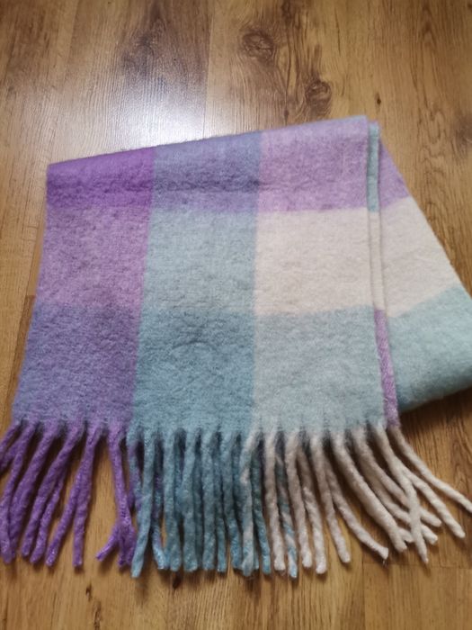 Nowy szal damski duży ciepły.