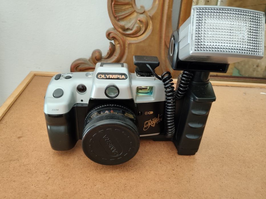Máquina fotográfica vintage Olympia