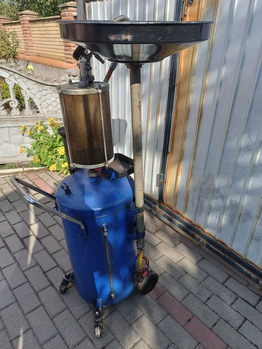 Вакуумна установка для зливу і заміни масламасла