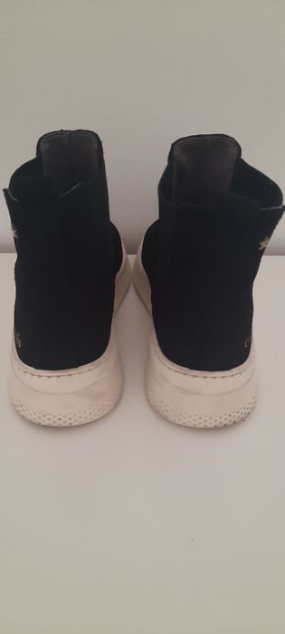 Botas pretas da Cubanas