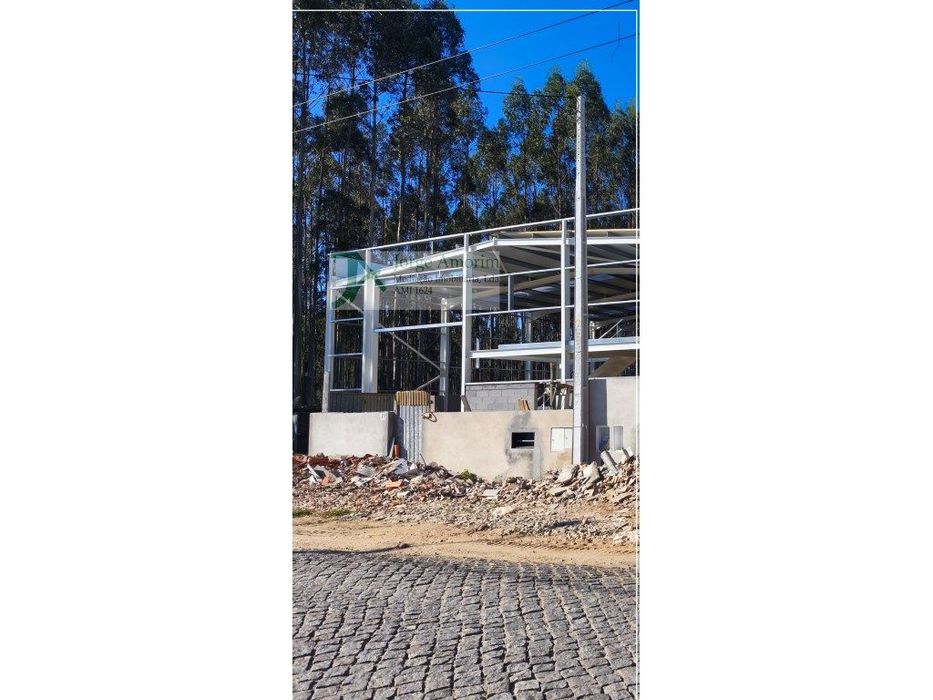 Armazém 500 m2 . Novo