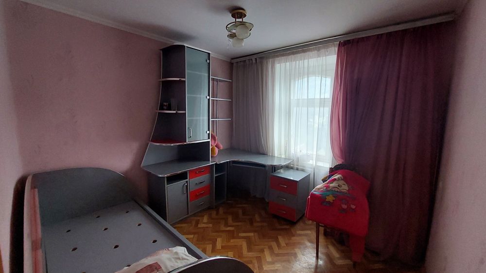 Продам 3-кімнатну квартиру. Пр-т Незалежності,283.