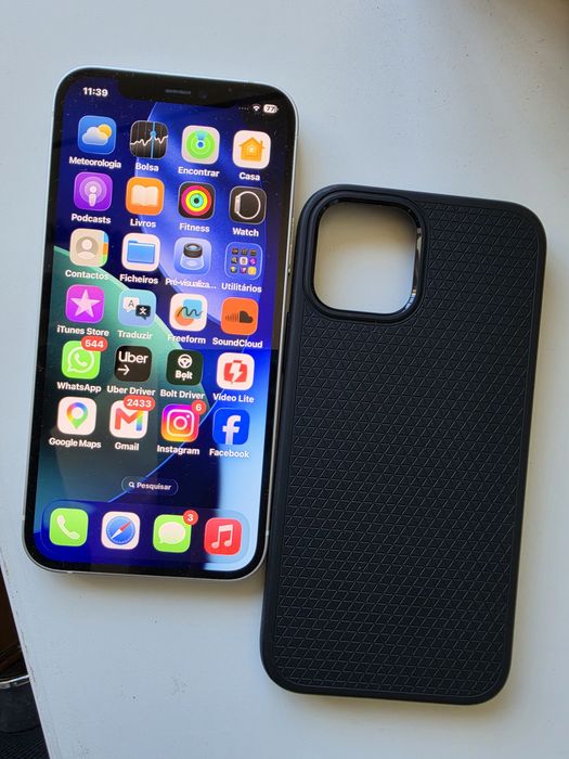 Iphone 12 bem cuidado