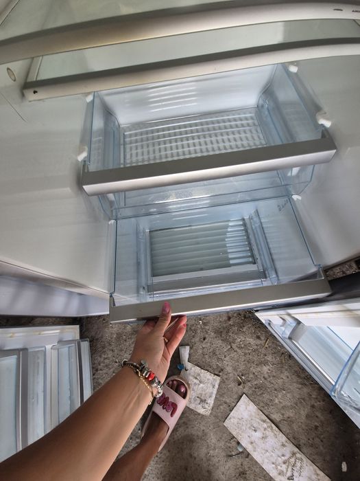 Lodówka dwudrzwiowa firmy Bosch z kostkarką