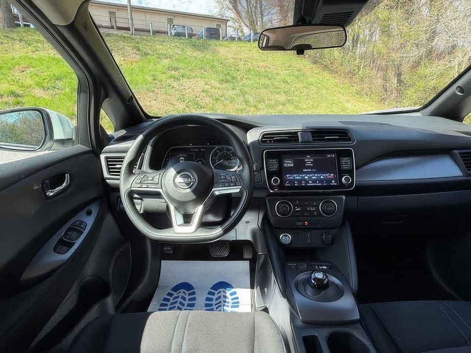 Nissan LEAF S      2025